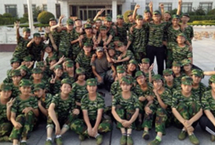 權偉機械組織員工參加拓展訓練