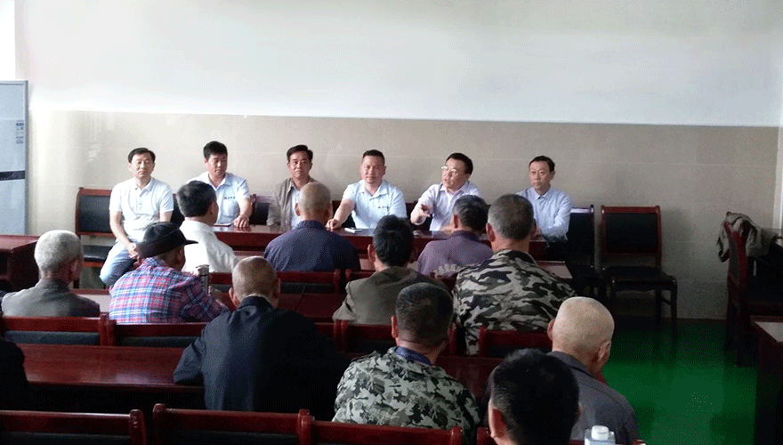 權偉機械董事長蒞臨敬老院獻愛心