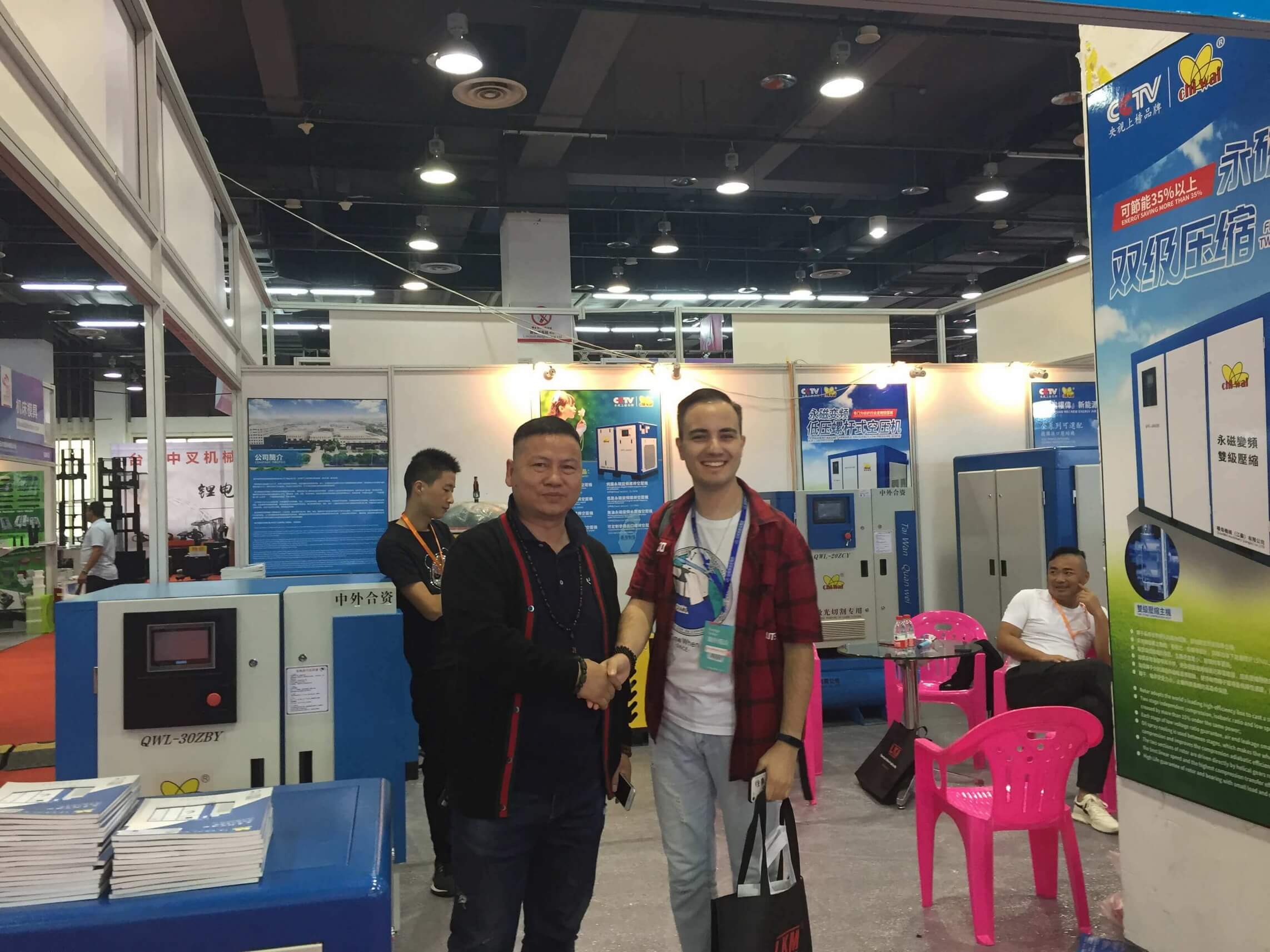 權(quán)偉節(jié)能空壓機(jī) 權(quán)偉節(jié)能空壓機(jī)