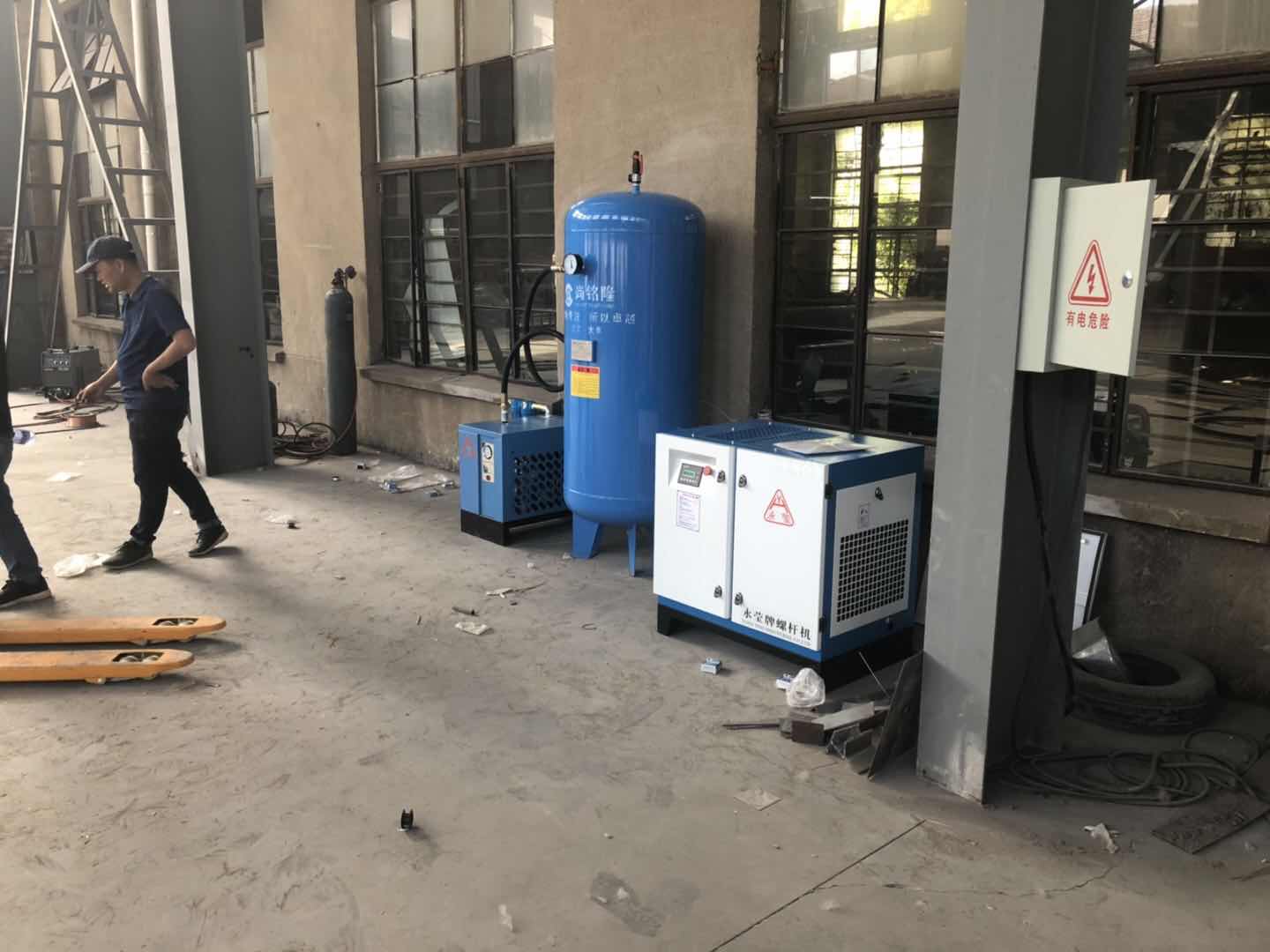 7.5kw螺桿空壓機(jī) 7.5kw螺桿空壓機(jī)